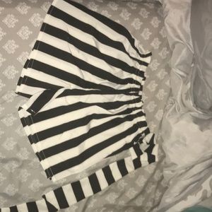 ❌NEW❌ROMWE SHORTS